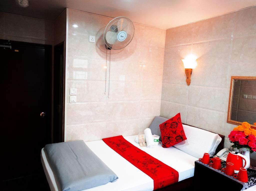 הונג קונג First Inn Hotel & Guest House Reception At 10Th F, Block E מראה חיצוני תמונה