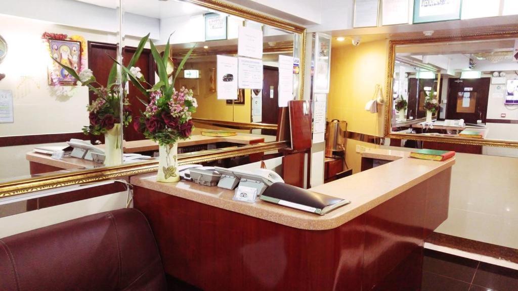 הונג קונג First Inn Hotel & Guest House Reception At 10Th F, Block E מראה חיצוני תמונה