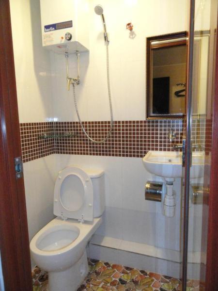 הונג קונג First Inn Hotel & Guest House Reception At 10Th F, Block E מראה חיצוני תמונה