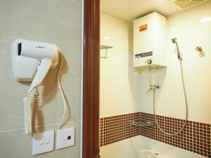 הונג קונג First Inn Hotel & Guest House Reception At 10Th F, Block E מראה חיצוני תמונה